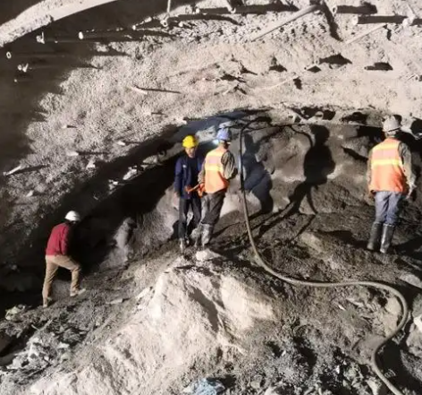 垦利拱顶带模注浆料的施工流程及注意事项